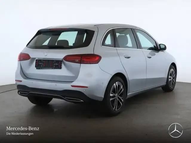 Mercedes-Benz B 220
