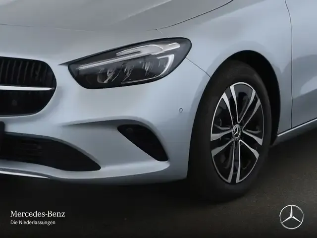 Mercedes-Benz B 220