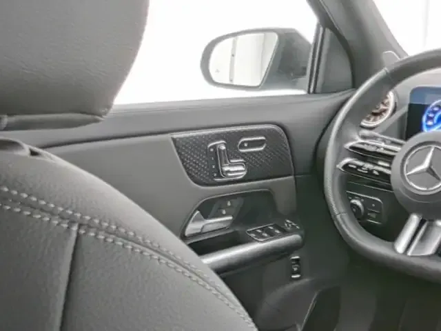 Mercedes-Benz EQA 350