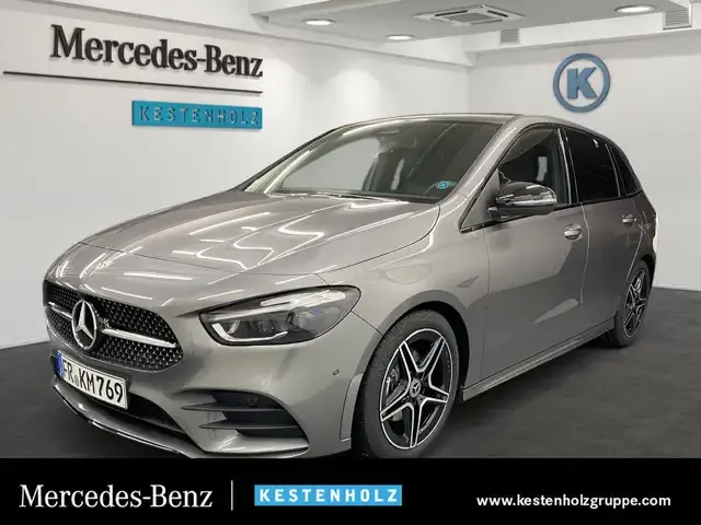 Mercedes-Benz B 180