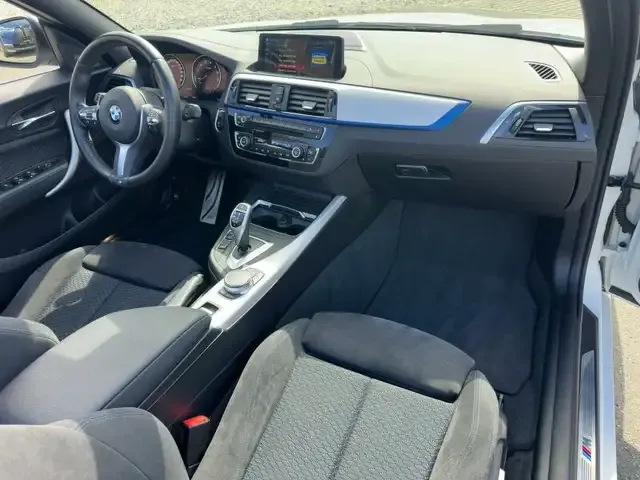 BMW 230