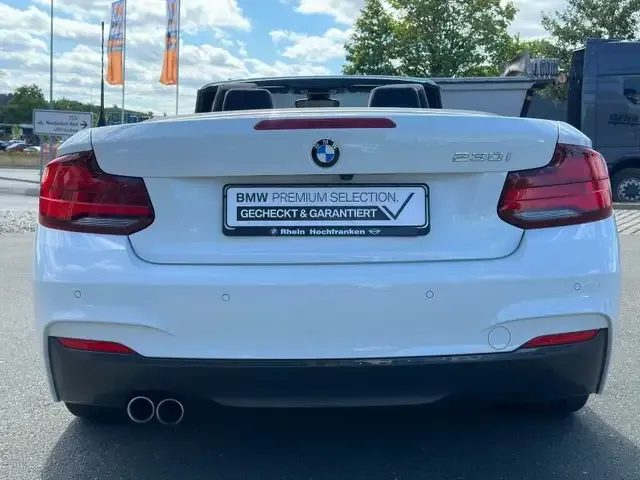 BMW 230