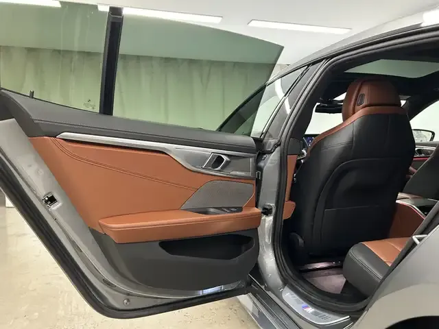 BMW 840