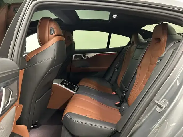 BMW 840