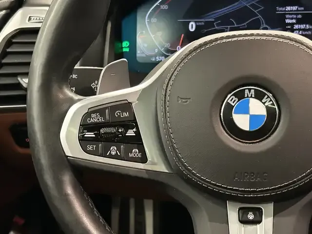 BMW 840