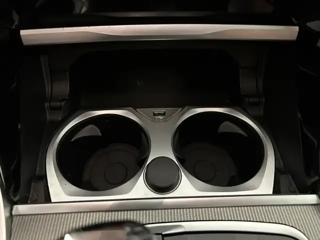BMW 840