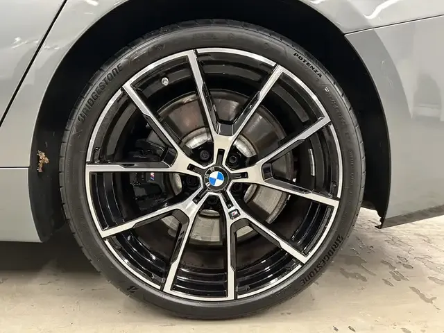 BMW 840