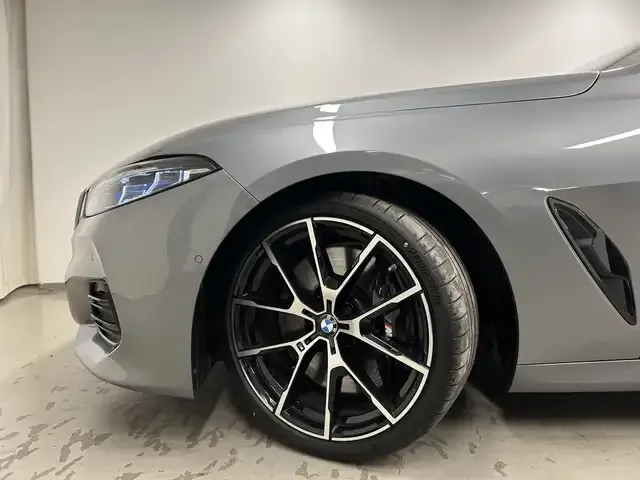 BMW 840