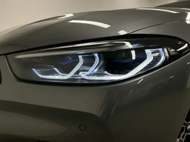 BMW 840