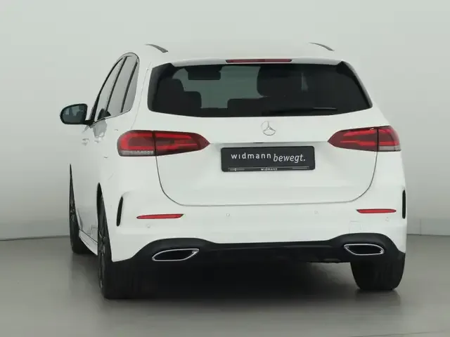 Mercedes-Benz B 180