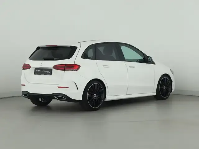 Mercedes-Benz B 180