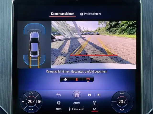Mercedes-Benz EQE 300