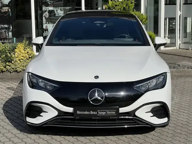 Mercedes-Benz EQE 300