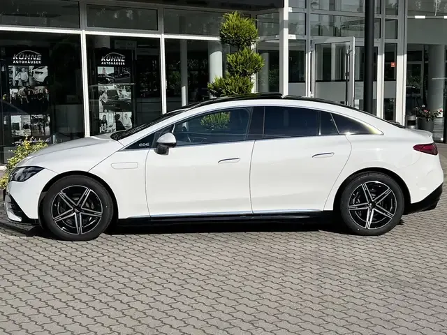 Mercedes-Benz EQE 300