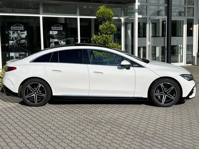 Mercedes-Benz EQE 300