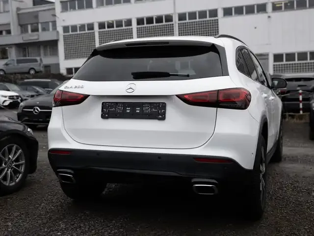 Mercedes-Benz GLA 200