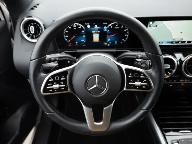 Mercedes-Benz GLA 200