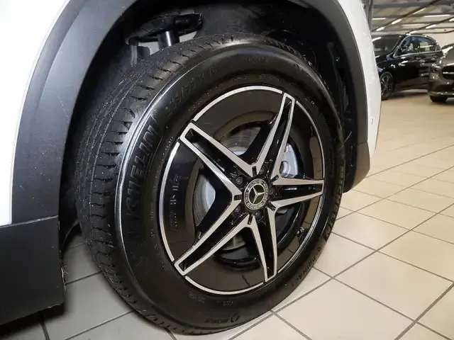 Mercedes-Benz EQB 300