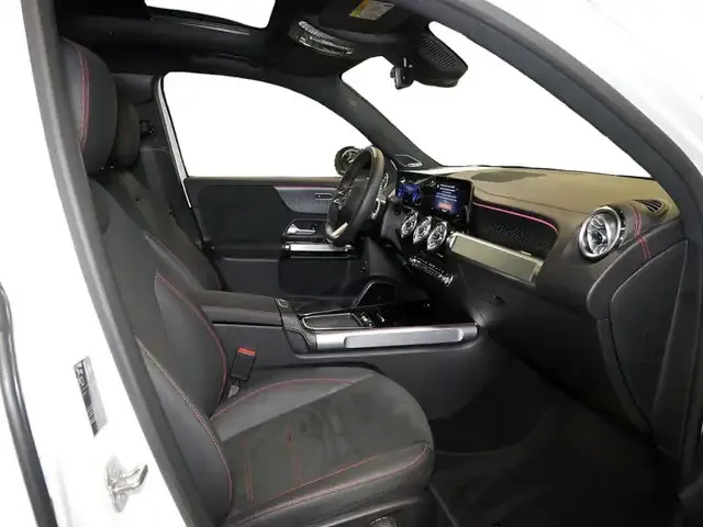 Mercedes-Benz EQB 300