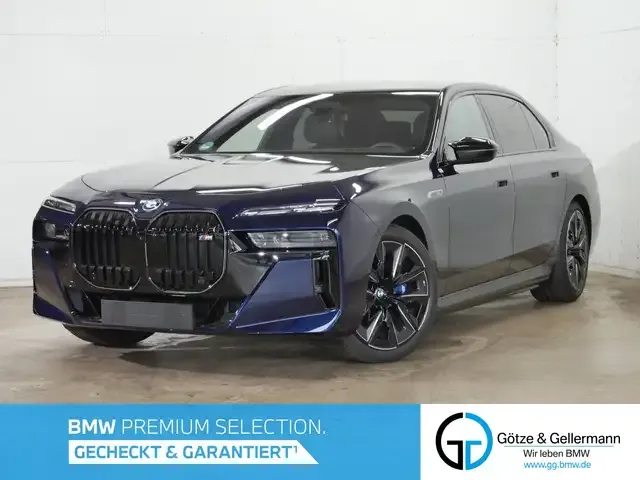 BMW i7