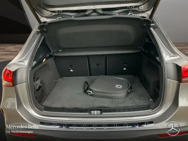 Mercedes-Benz EQA 300