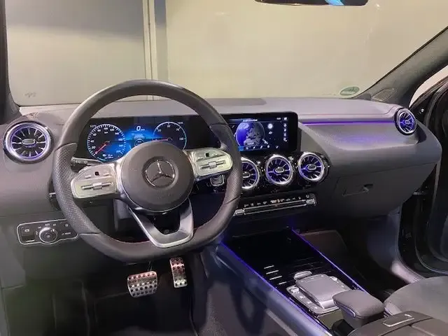 Mercedes-Benz EQA 300