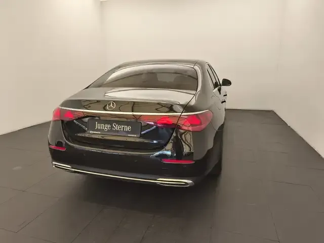 Mercedes-Benz E 200