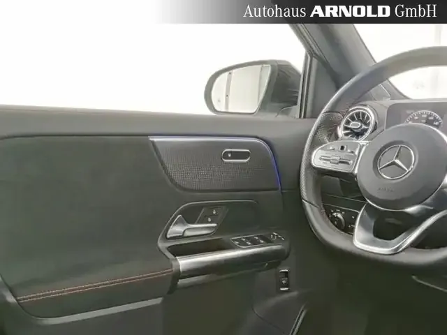 Mercedes-Benz EQA 300