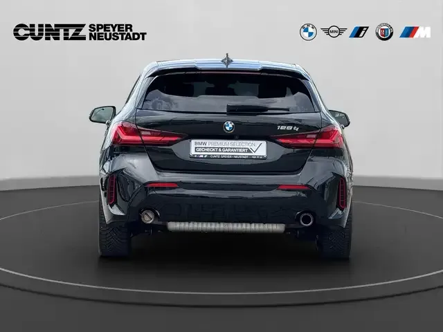 BMW 128