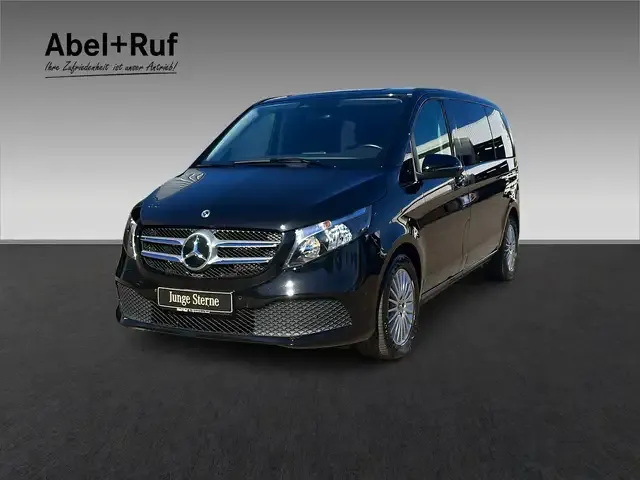 Mercedes-Benz V 220