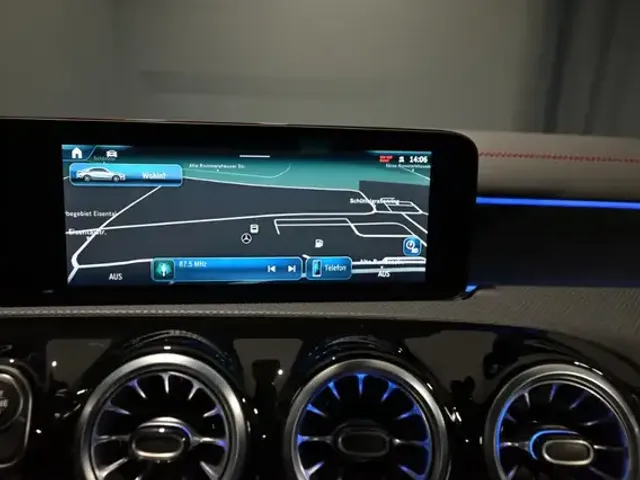 Mercedes-Benz CLA 200