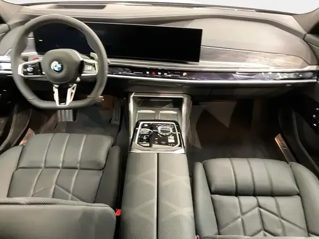 BMW 740