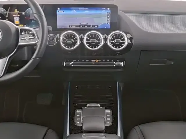 Mercedes-Benz EQA 300