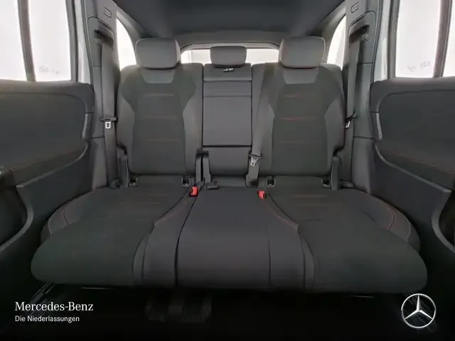 Mercedes-Benz EQB 300