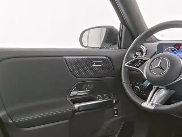 Mercedes-Benz EQB 350