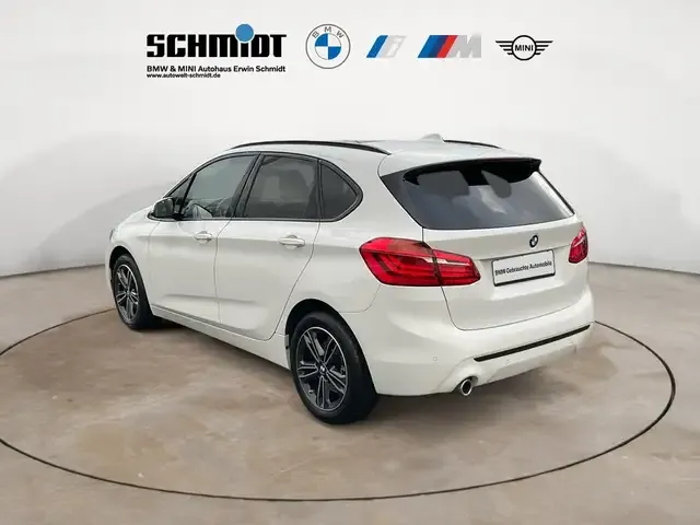 BMW 218