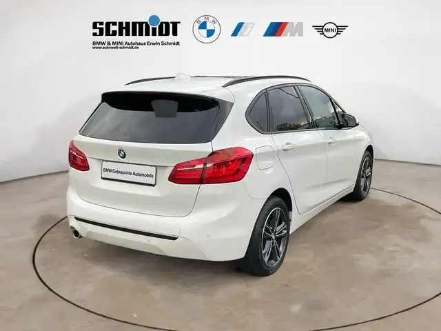 BMW 218
