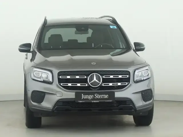 Mercedes-Benz GLB 220