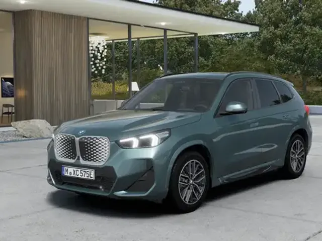 BMW iX1