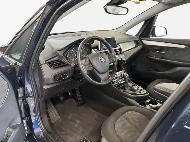 BMW 218