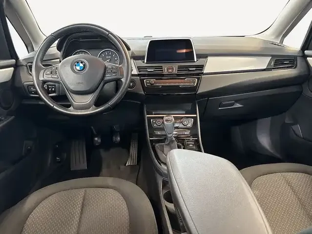 BMW 218