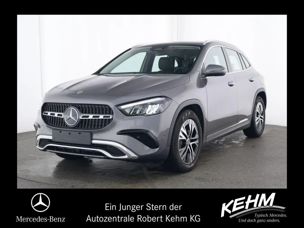 Mercedes-Benz GLA 220