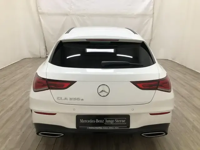 Mercedes-Benz CLA 250
