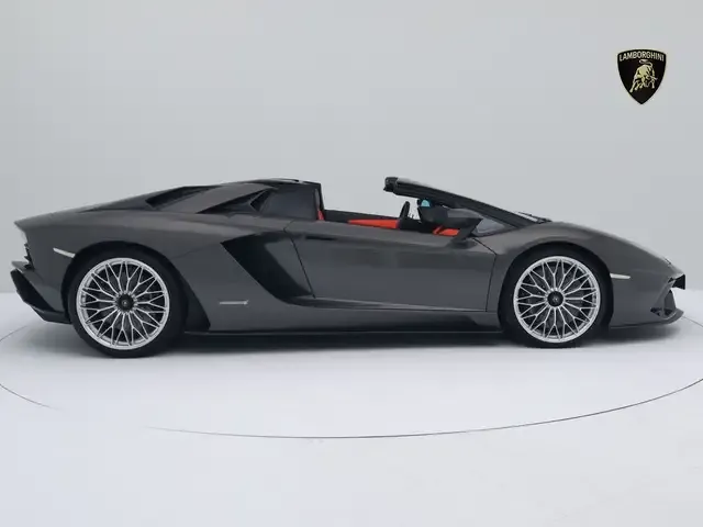 Lamborghini Aventador