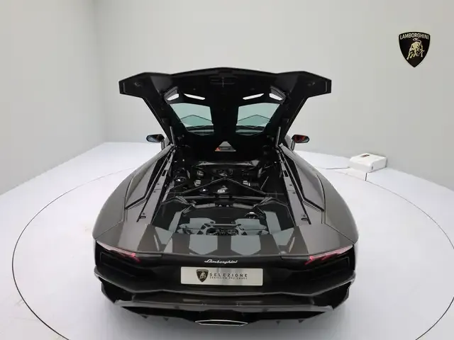 Lamborghini Aventador