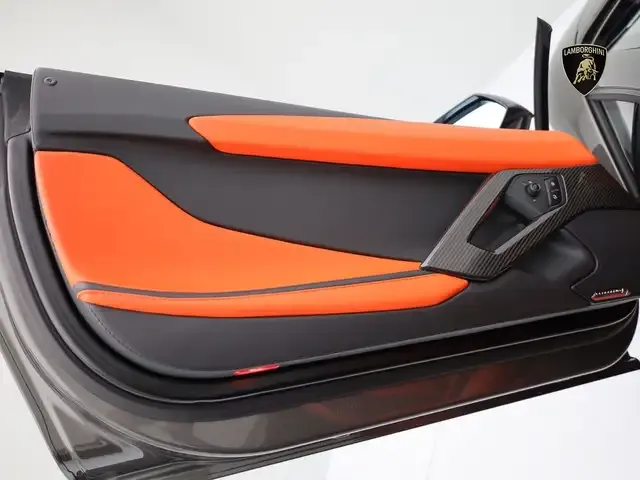 Lamborghini Aventador