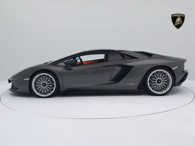 Lamborghini Aventador