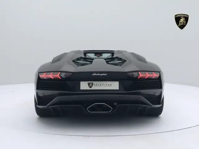 Lamborghini Aventador