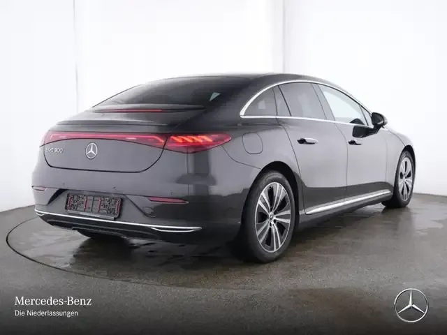 Mercedes-Benz EQE 300