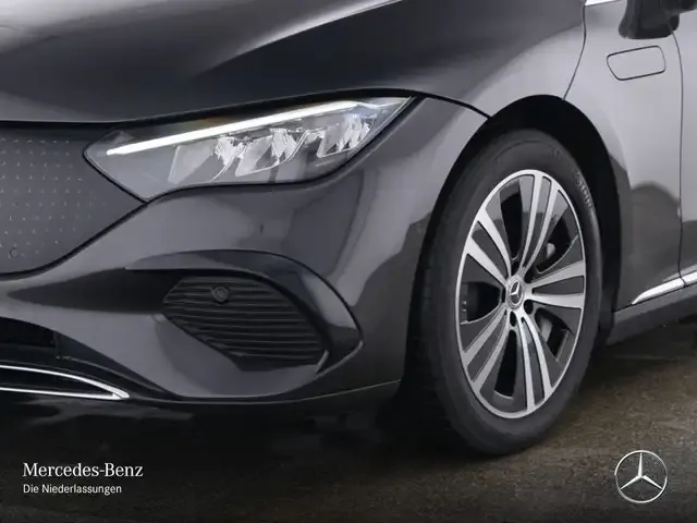 Mercedes-Benz EQE 300